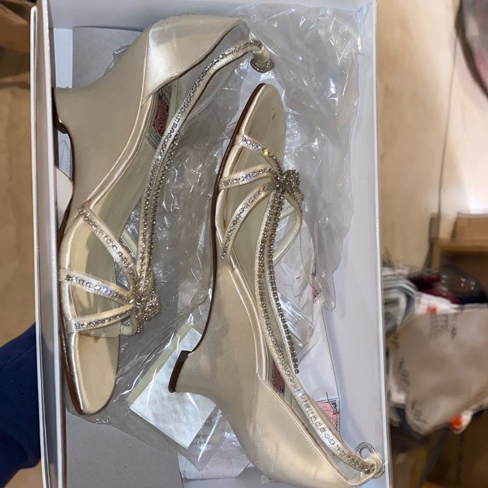 Womens Saugus Shoe Cream Heels for Special Occasions